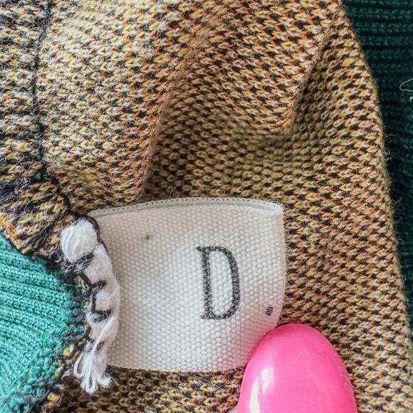 Y2K, Perf Perf, Houndstooth Mustard Yellow & Green Tee, Women’s Size Medium - Picture 6 of 8